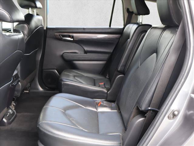 Certified 2024 Toyota Highlander Limited AWD/4WD image 26