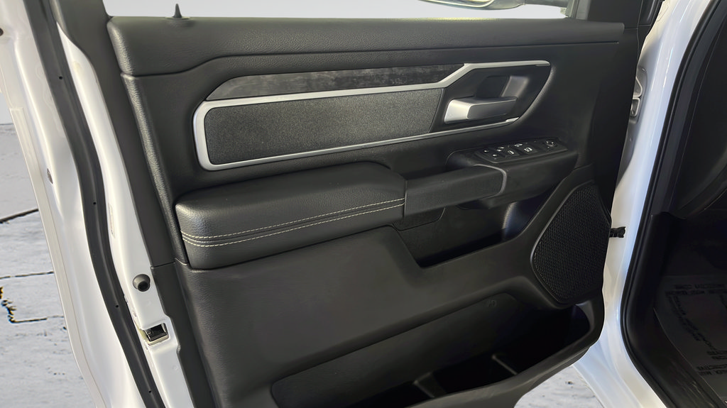 Used 2022 RAM 1500 Big Horn w/ Night Edition AWD/4WD image 9