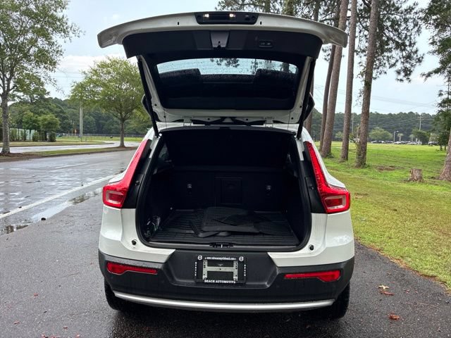 Used 2023 Volvo XC40 B5 Plus w/ Protection Package Premier AWD/4WD image 18