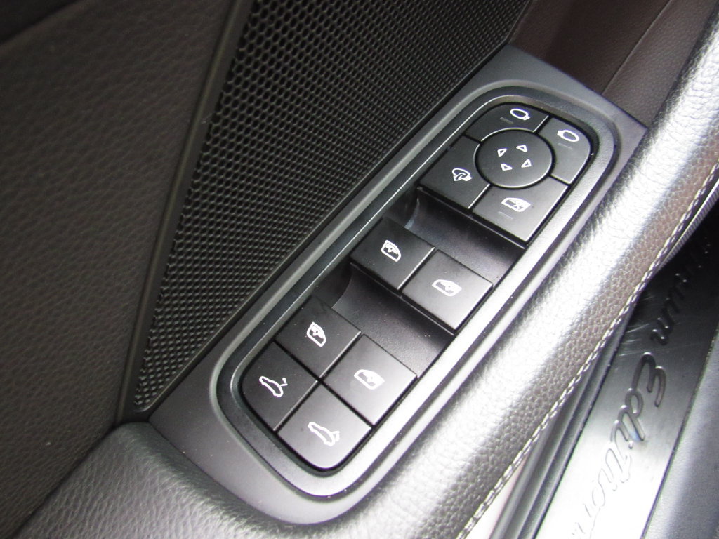 Used 2023 Porsche Panamera image 26