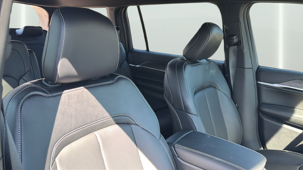 New 2027 Jeep Grand Cherokee L Limited AWD/4WD image 30