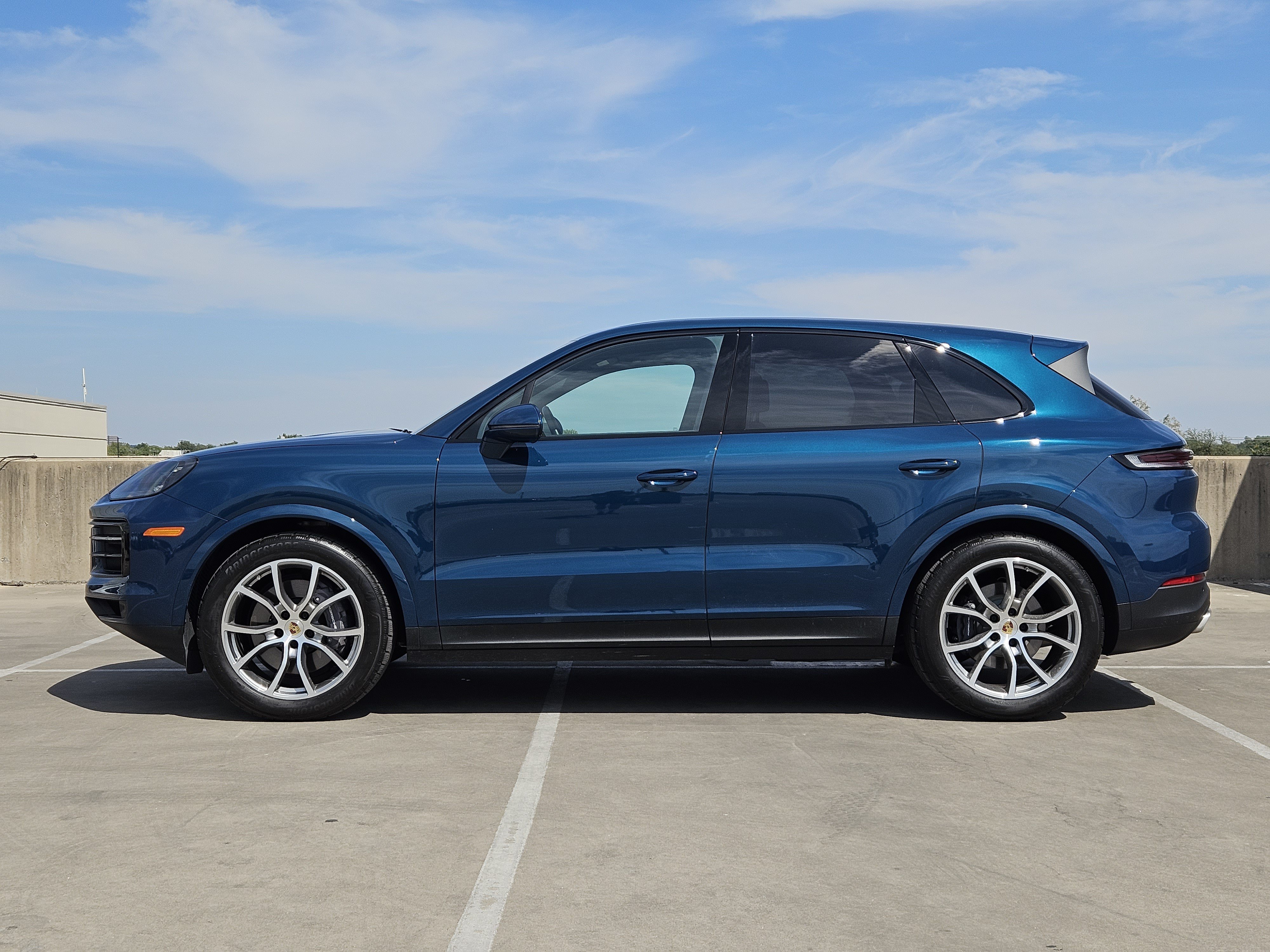 Certified 2024 Porsche Cayenne AWD/4WD image 2