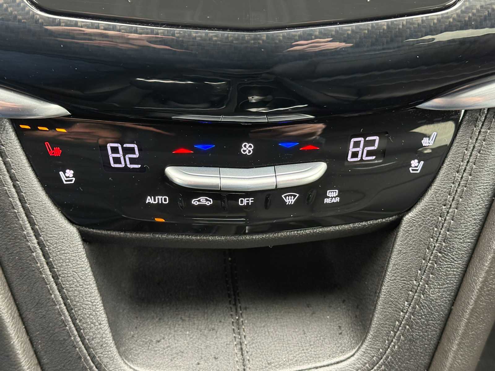 Used 2024 Cadillac XT6 Sport image 30