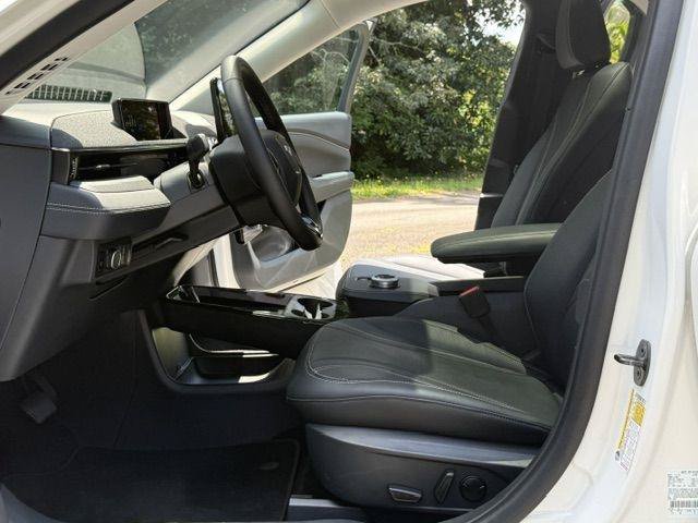 Used 2023 Ford Mustang Mach-E Premium AWD/4WD image 35