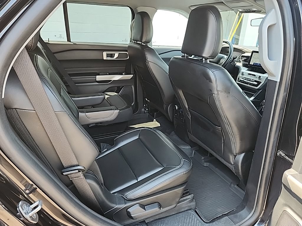 Used 2022 Ford Explorer XLT AWD/4WD image 36