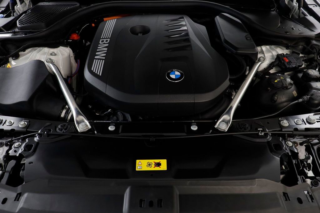 New 2026 BMW 550e xDrive w/ Premium Package image 23