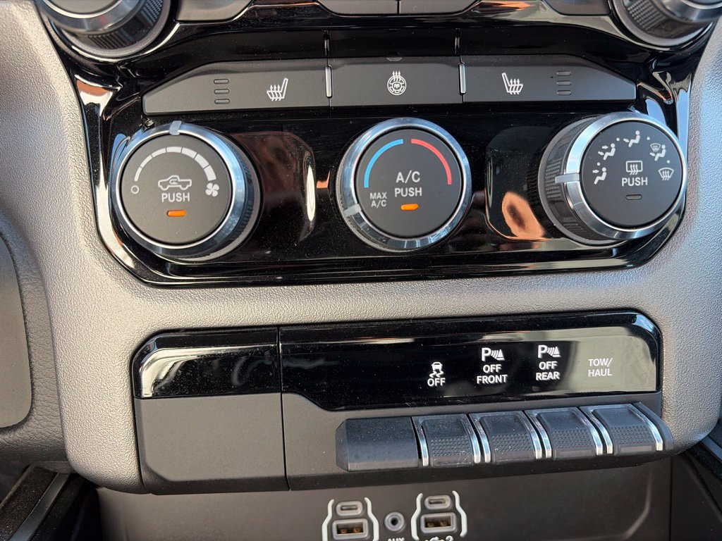 Used 2025 RAM 1500 Big Horn AWD/4WD image 8