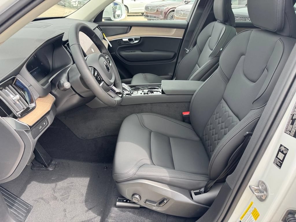 New 2026 Volvo XC90 T8 Plus w/ Protection Package Premier AWD/4WD image 8