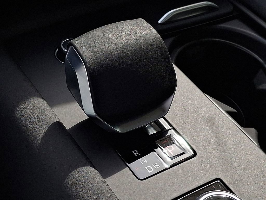 New 2026 Land Rover Discovery S image 13