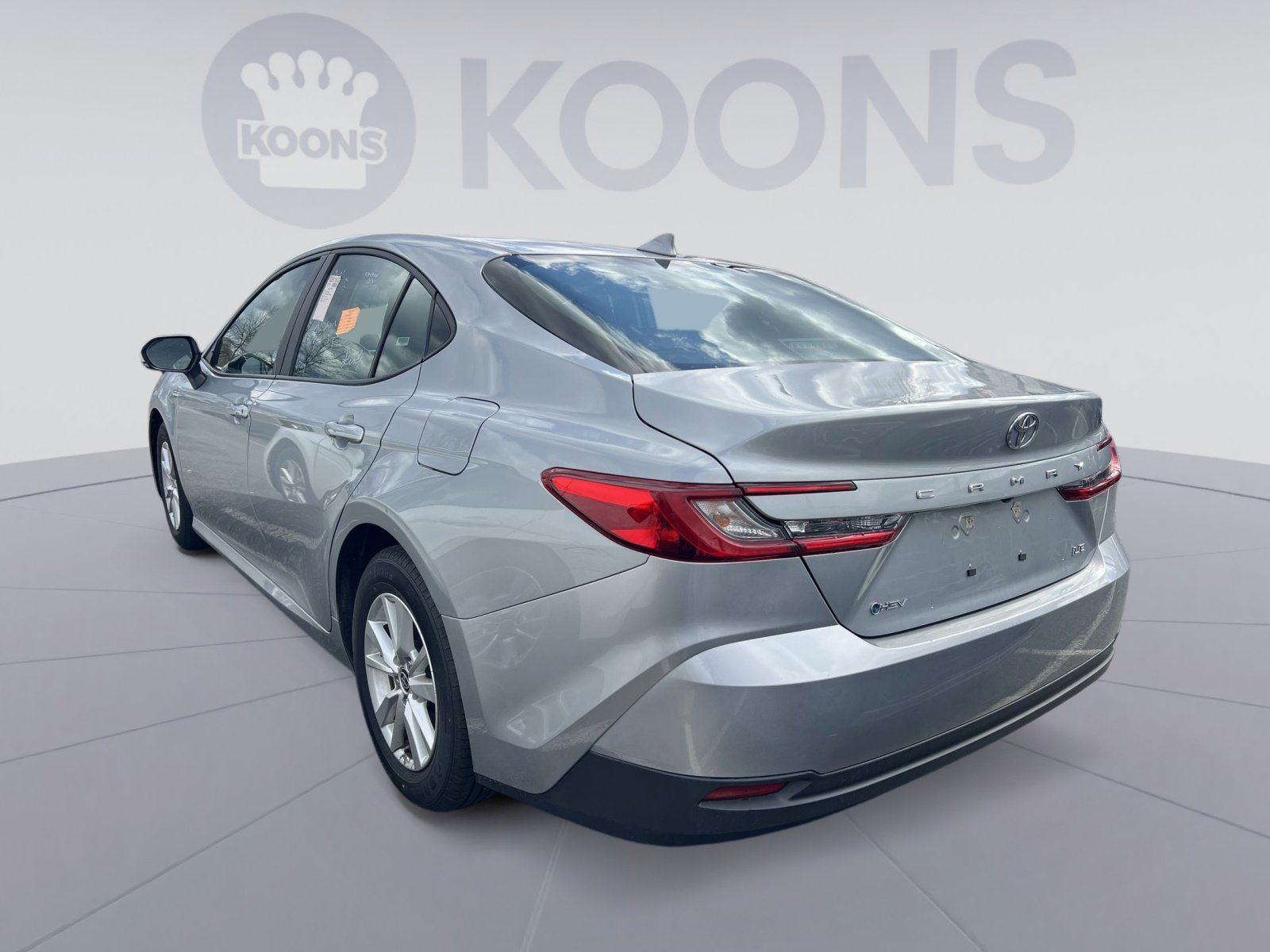 Used 2025 Toyota Camry LE image 2