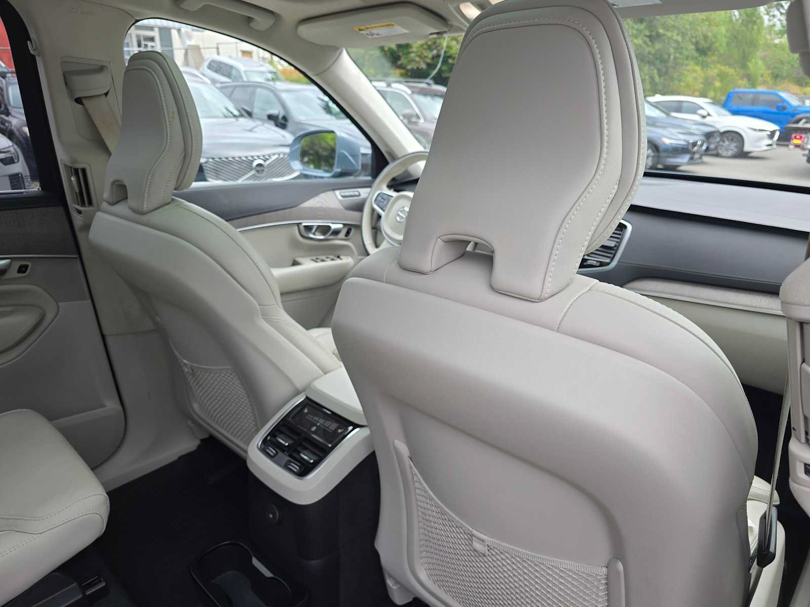 Used 2023 Volvo XC90 T8 Ultimate w/ Lounge Package AWD/4WD image 13