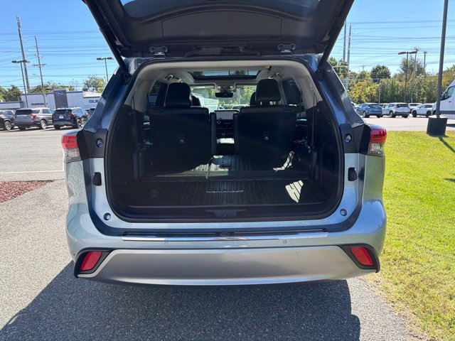 Used 2023 Toyota Highlander Platinum AWD/4WD image 8