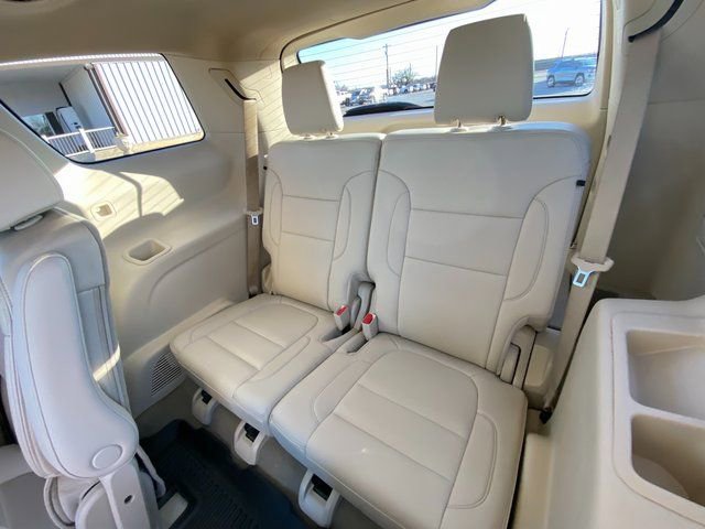 Used 2023 GMC Acadia Denali w/ Black Diamond Edition image 17