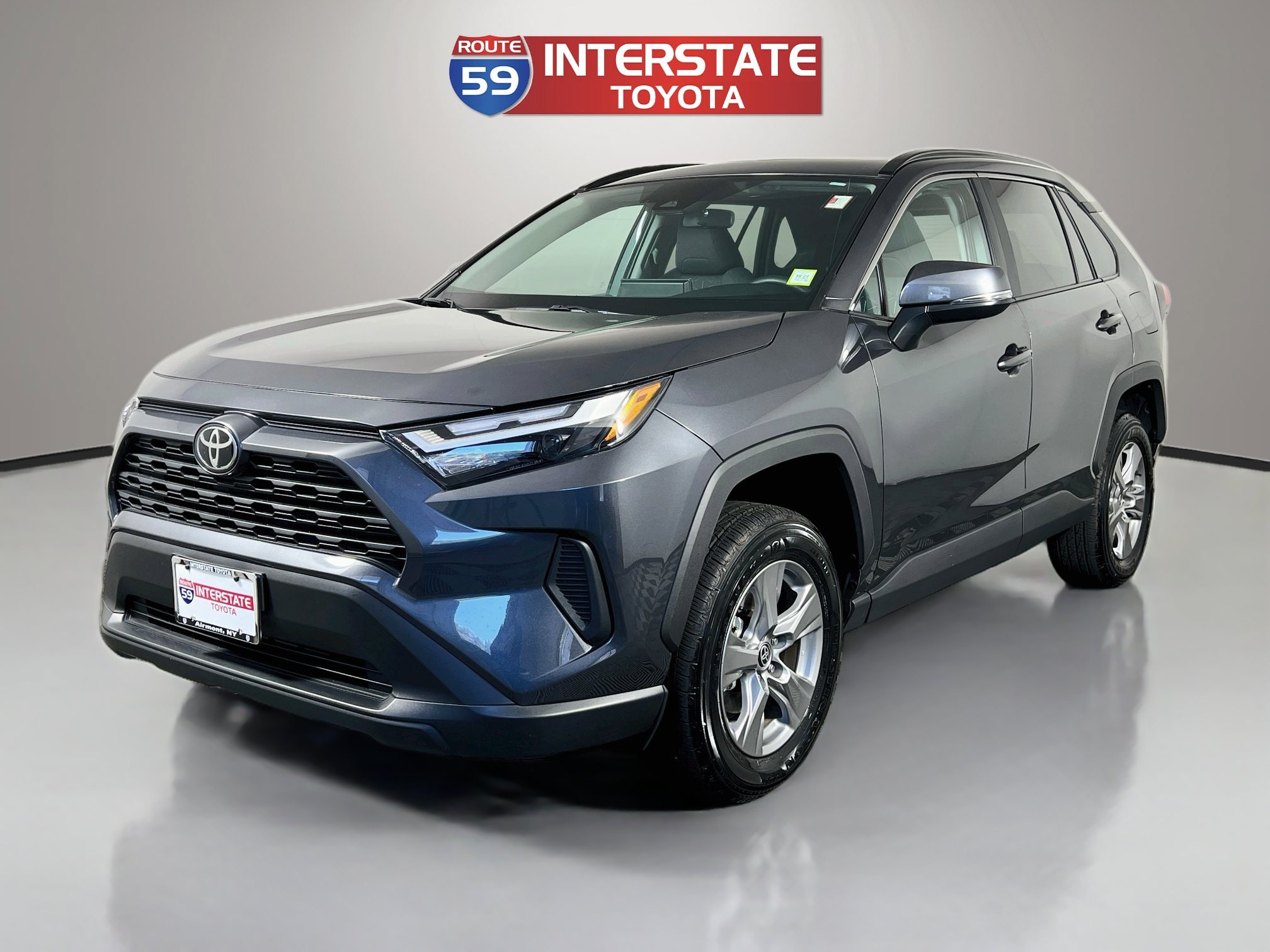 Used 2025 Toyota RAV4 XLE w/ Convenience Package AWD/4WD image 3