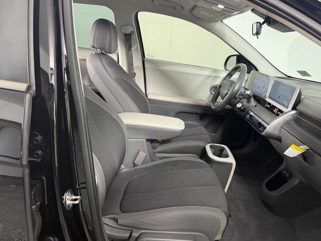 Used 2024 Hyundai Ioniq 5 SE RWD image 30