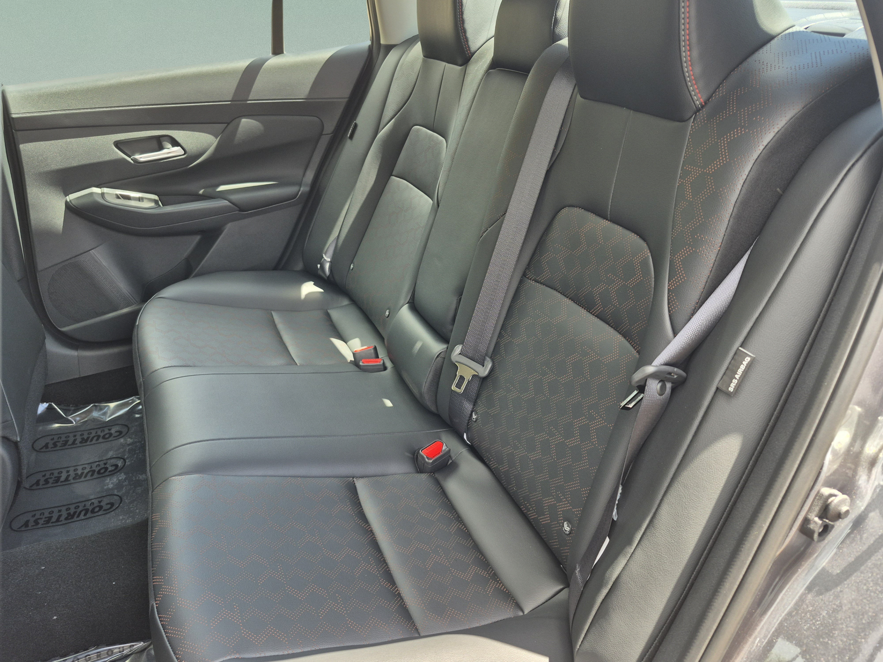New 2026 Nissan Sentra SR w/ SR Premium Package FWD image 17