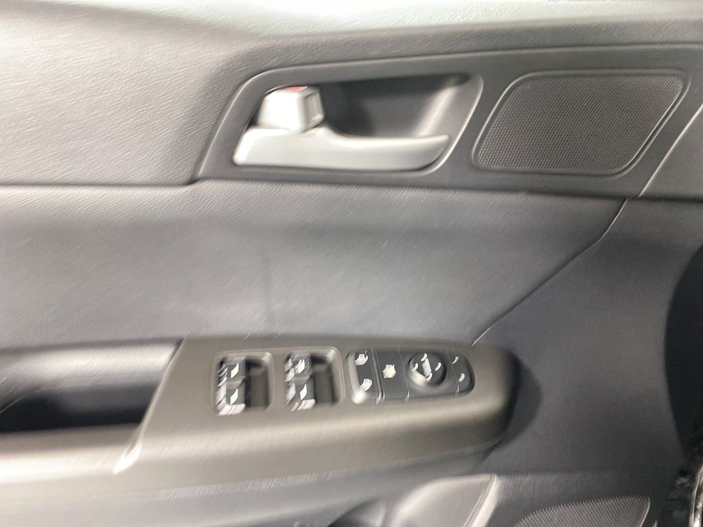 Used 2017 Kia Sportage EX image 11