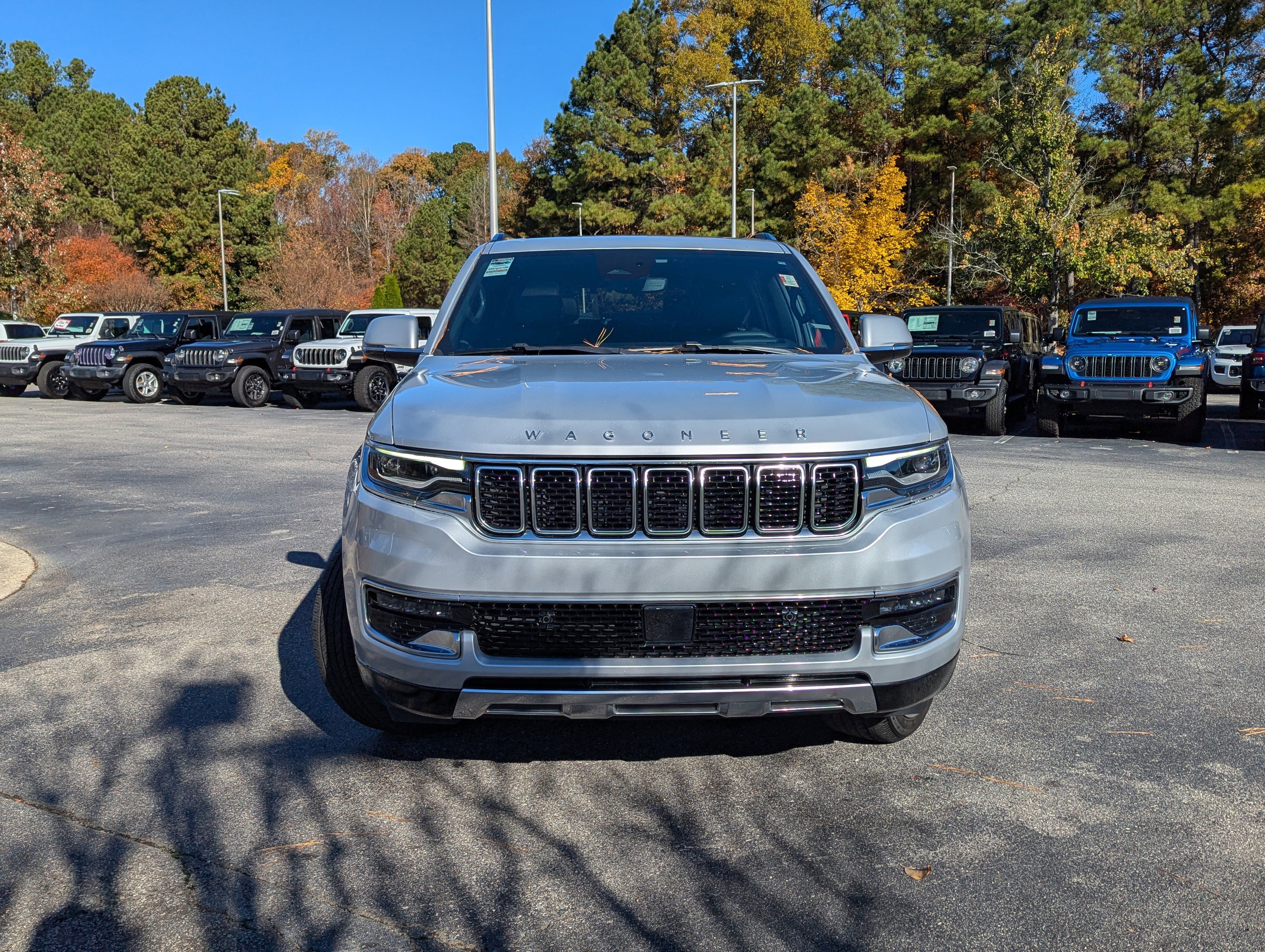 Used 2022 Jeep Wagoneer Series III w/ Premium Group I image 2