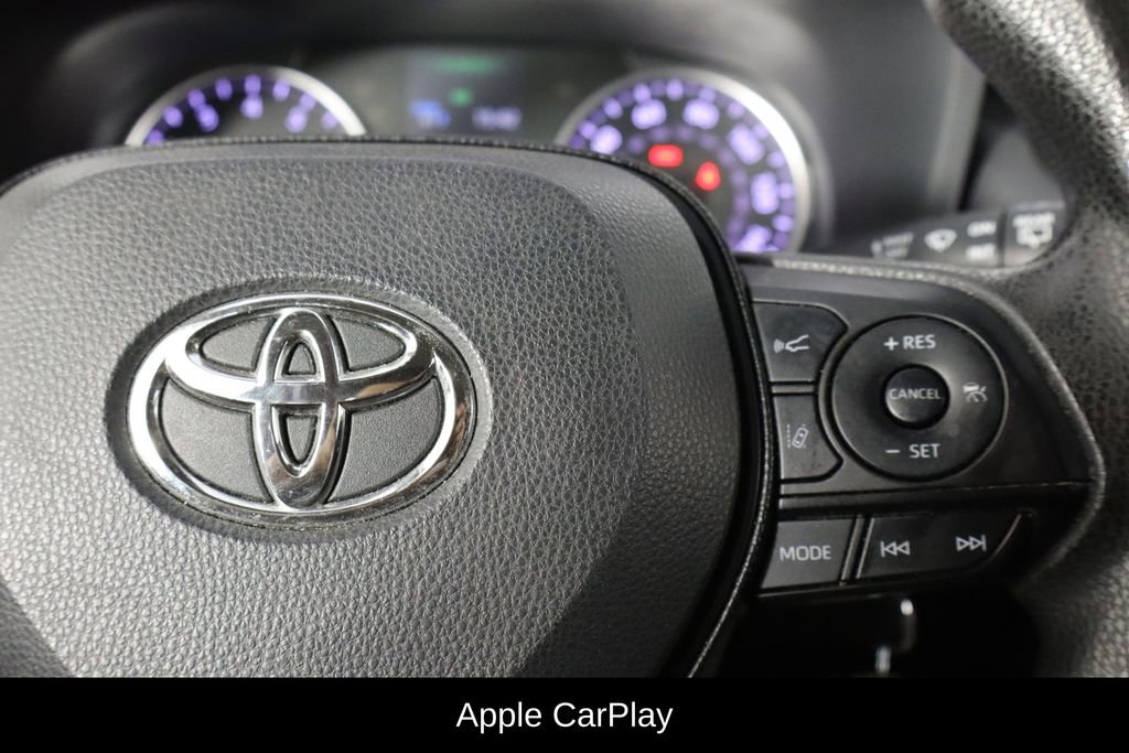 Used 2019 Toyota RAV4 LE FWD image 10