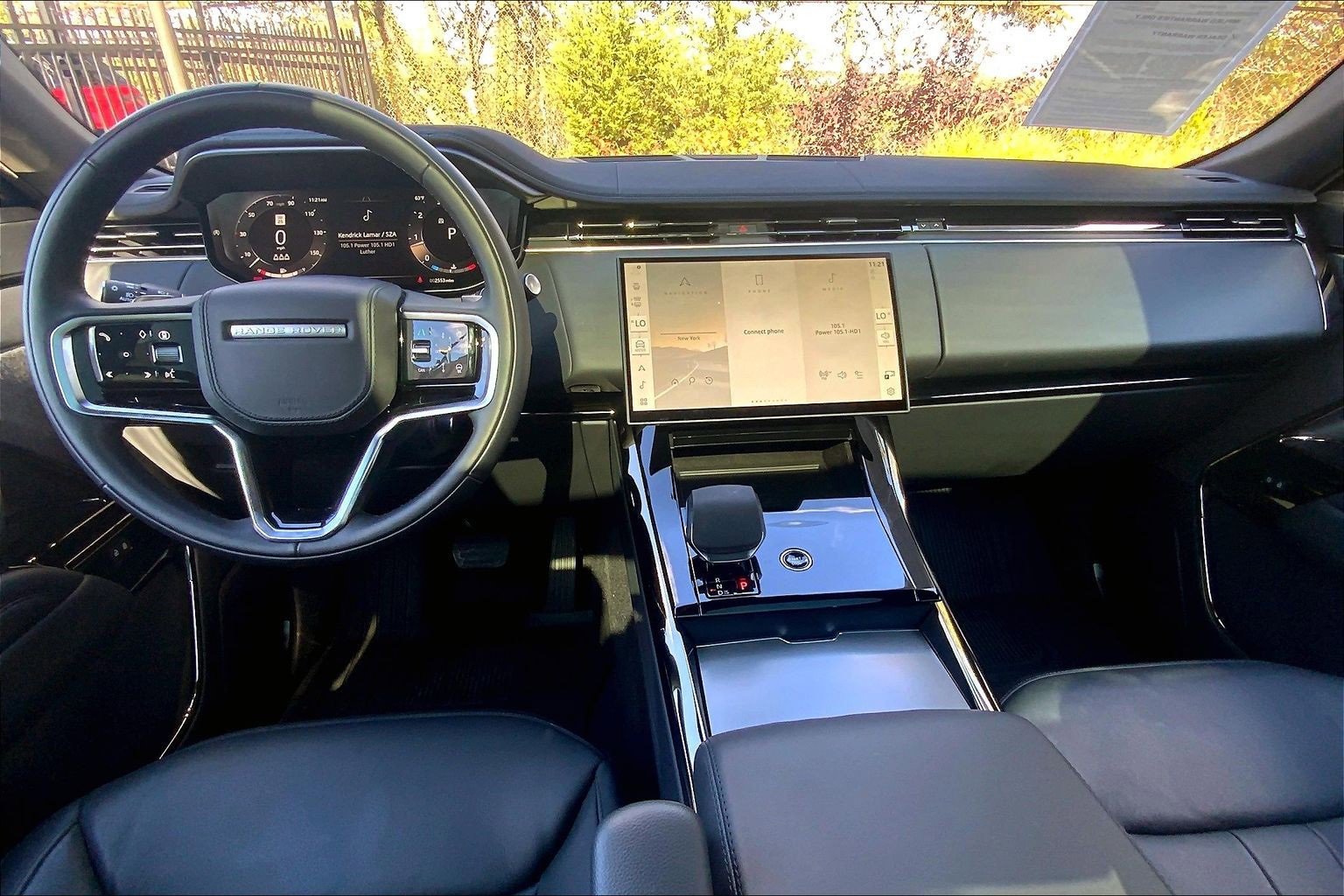 Used 2025 Land Rover Range Rover Sport image 15