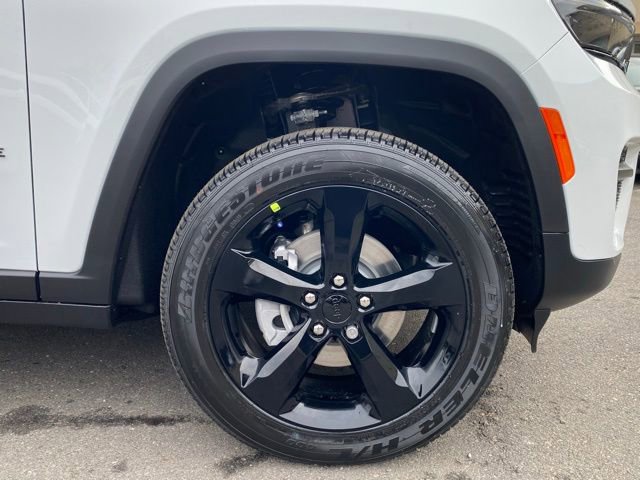 New 2025 Jeep Grand Cherokee Altitude image 20