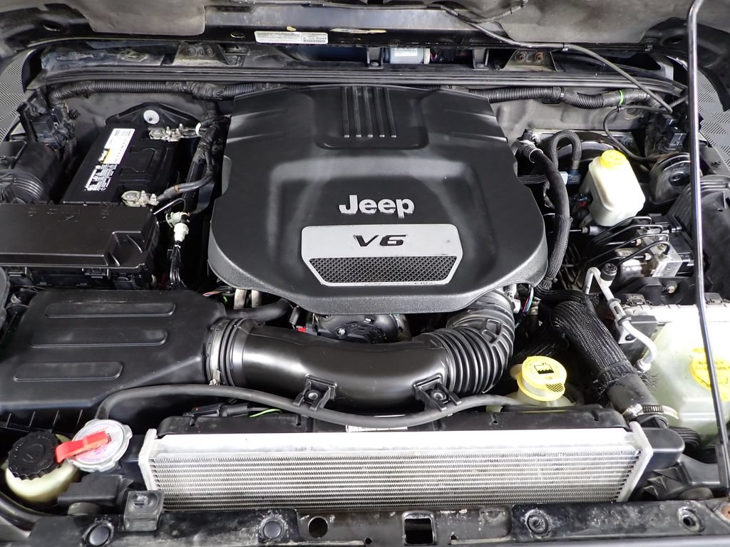 Used 2014 Jeep Wrangler Rubicon w/ Power Convenience Group AWD/4WD image 11