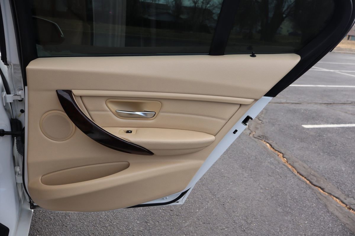 Used 2015 BMW 335i xDrive Sedan AWD/4WD image 25