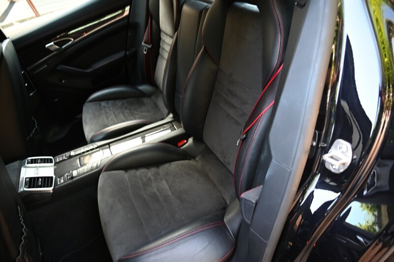 Used 2015 Porsche Panamera GTS AWD/4WD image 32