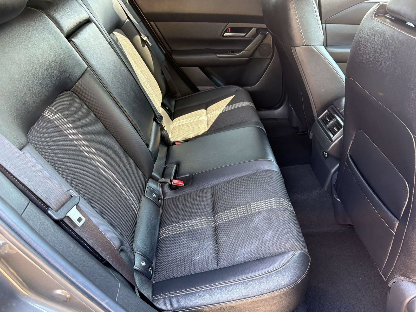 Used 2025 MAZDA CX-50 AWD 2.5 S w/ Preferred Package image 27
