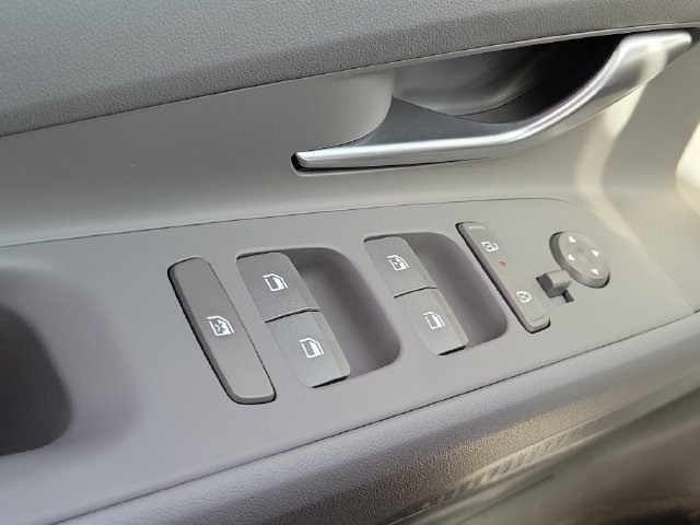 New 2026 Hyundai Elantra Sport FWD image 15