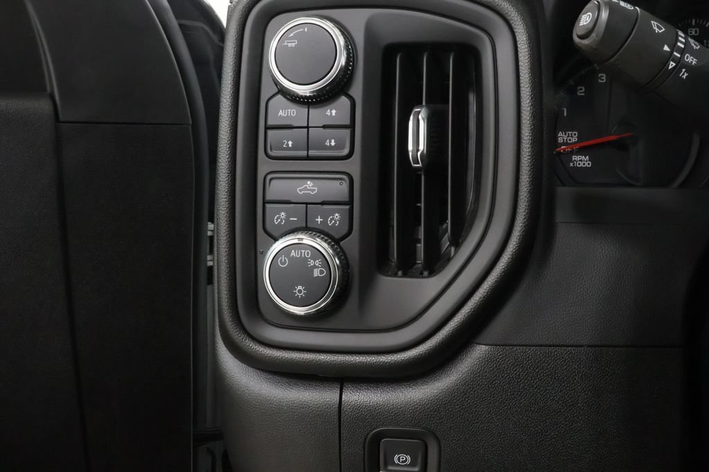 Used 2023 GMC Sierra 1500 Pro w/ Convenience Package AWD/4WD image 19