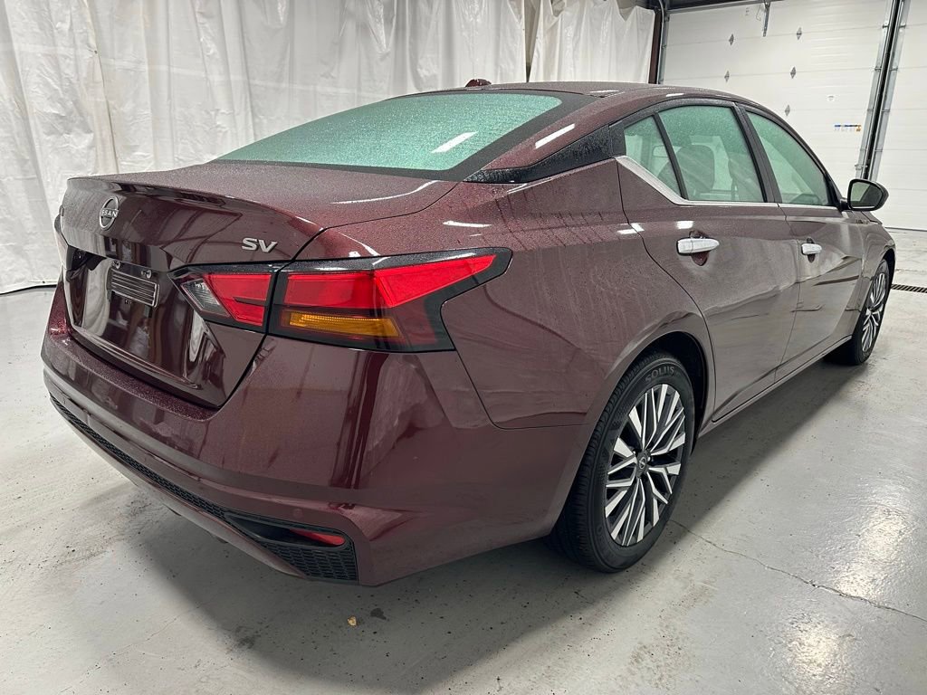 Used 2024 Nissan Altima 2.5 SV image 7
