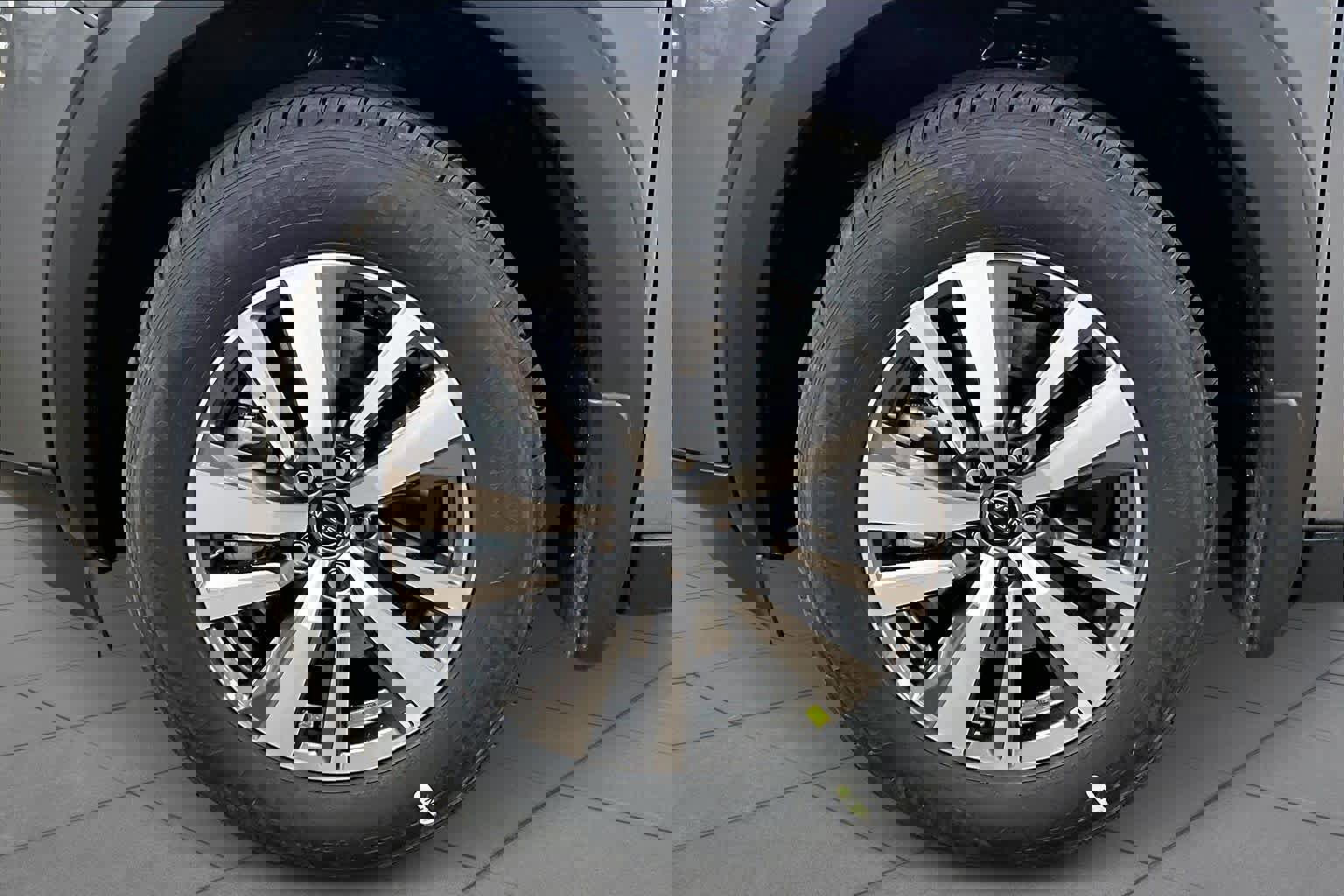 New 2026 Nissan Pathfinder SL image 9