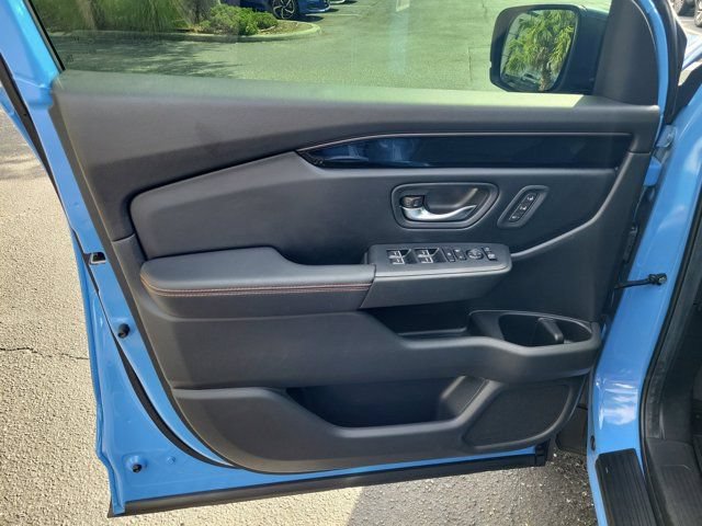 Certified 2025 Honda Pilot TrailSport image 18