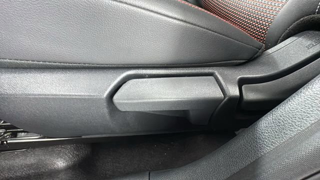 Used 2025 Nissan Kicks SR w/ Illumination Package image 11