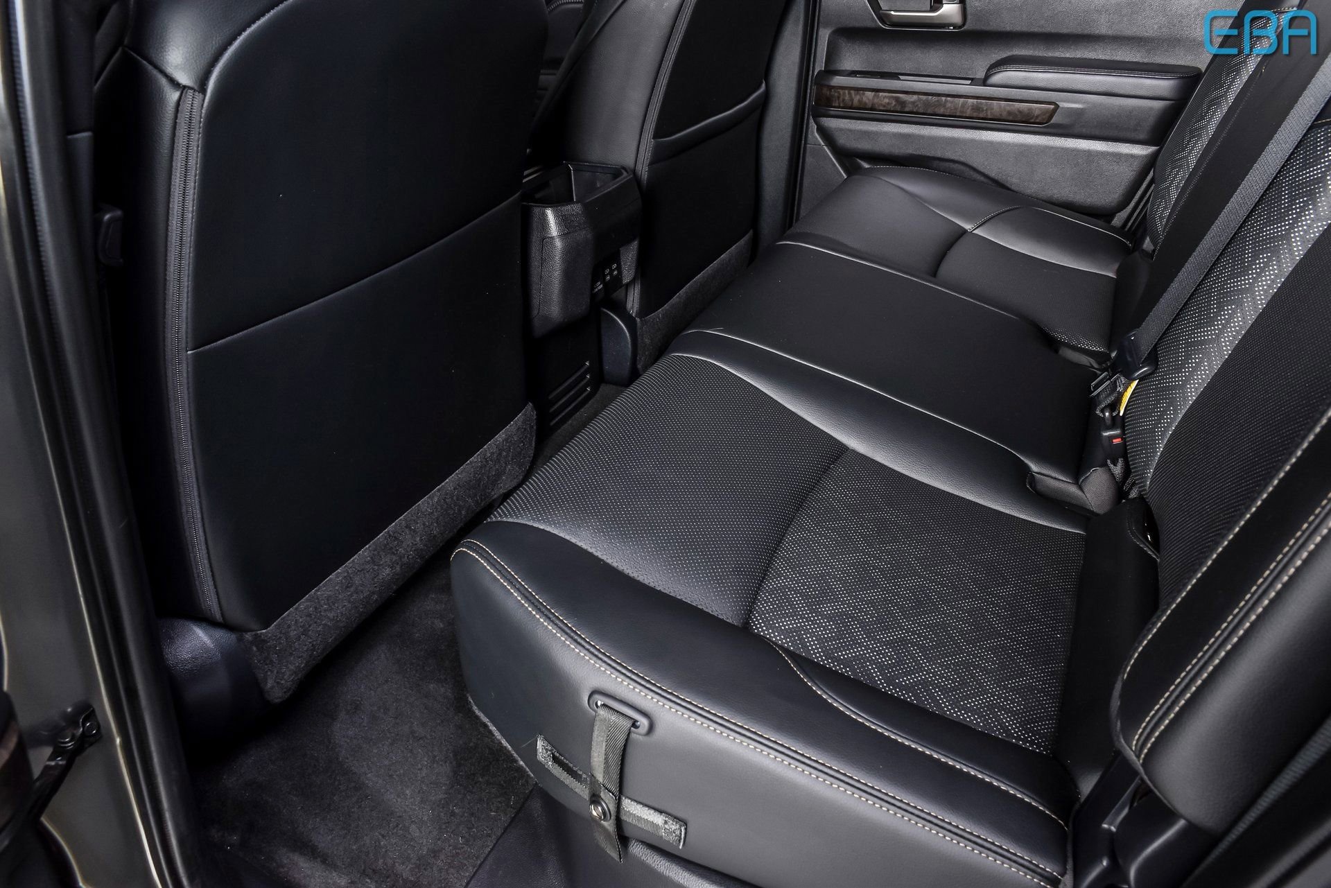 Used 2025 Toyota Tacoma Limited w/ Tow Tech Package image 17