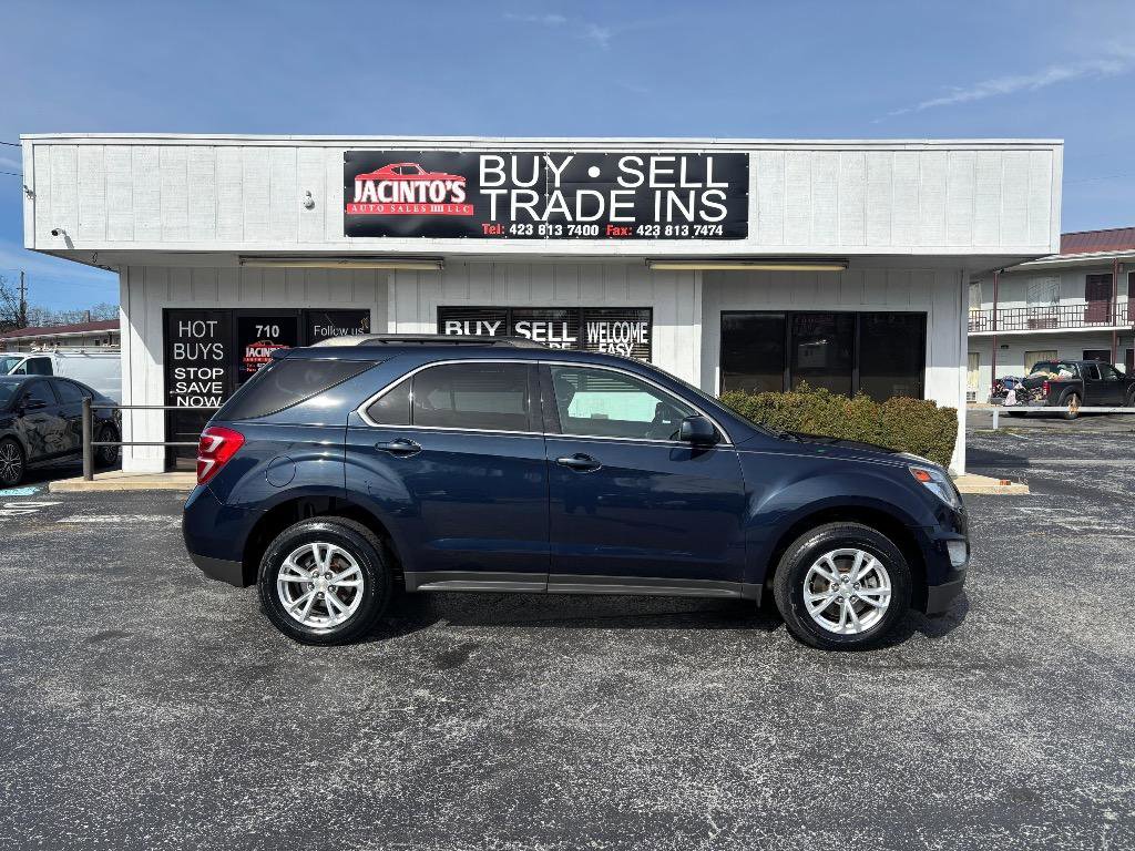 Used 2017 Chevrolet Equinox LT image 1