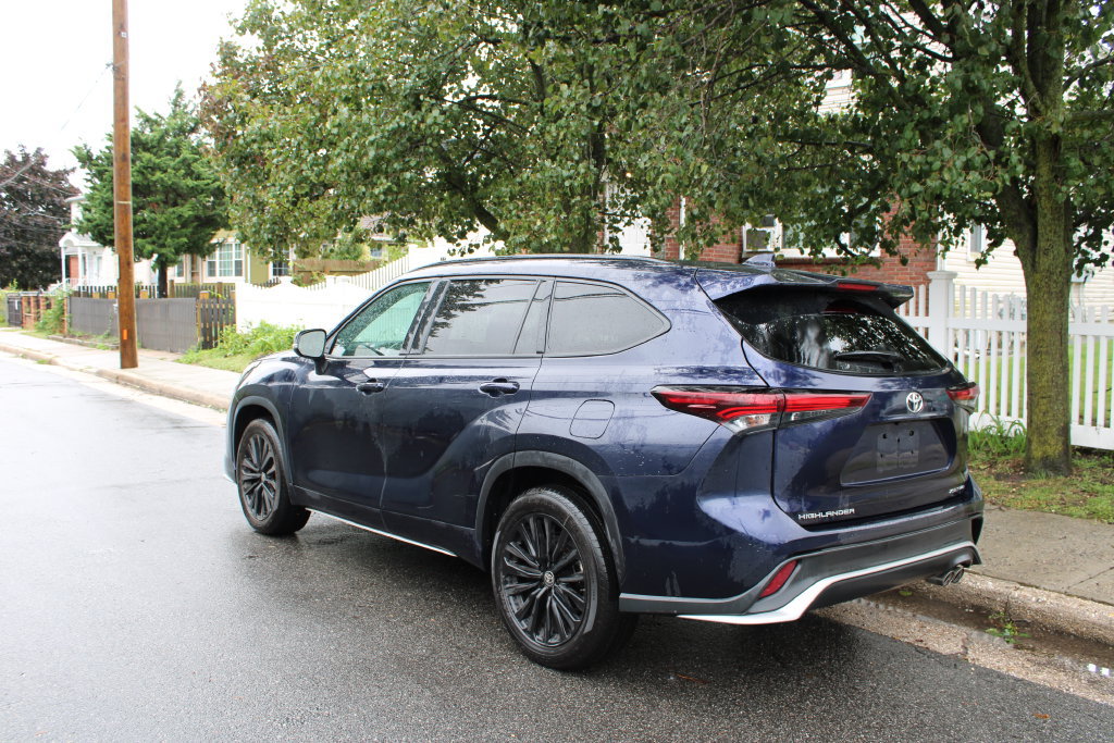 Used 2025 Toyota Highlander XSE AWD/4WD image 7