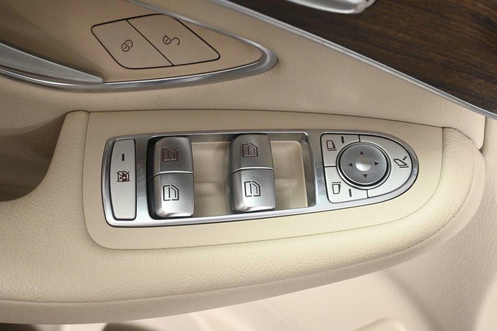 Used 2020 Mercedes-Benz GLC 300 4MATIC image 31
