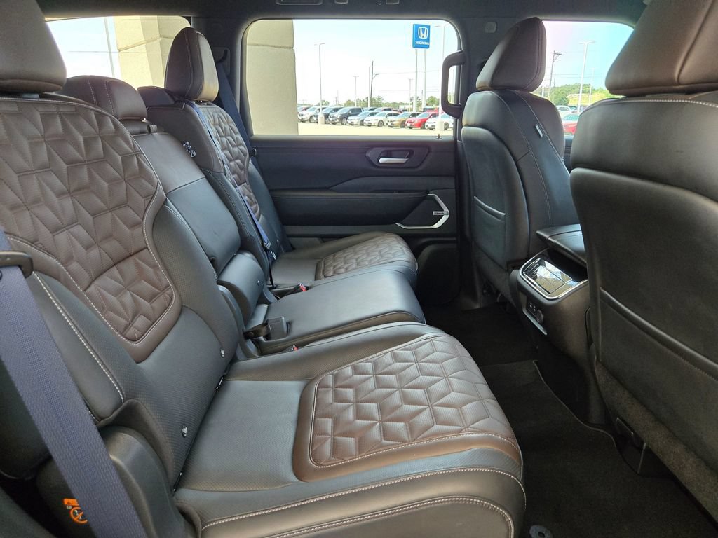 Used 2025 Nissan Armada Platinum Reserve AWD/4WD image 29