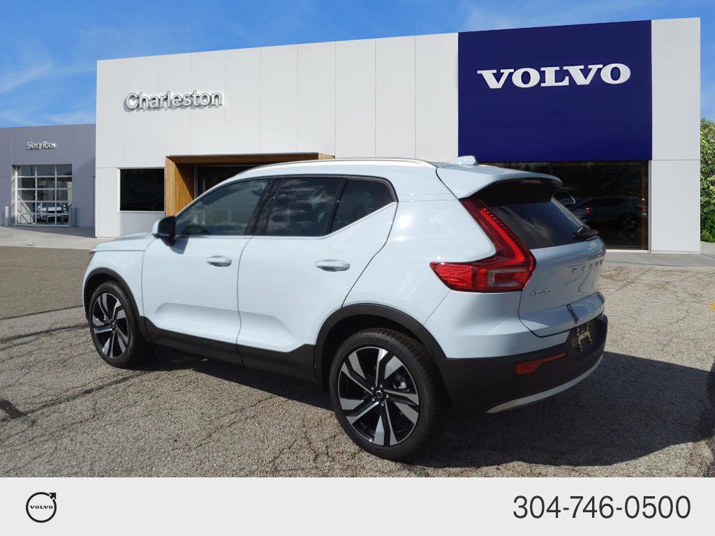Certified 2025 Volvo XC40 B5 Ultra w/ Climate Package image 5
