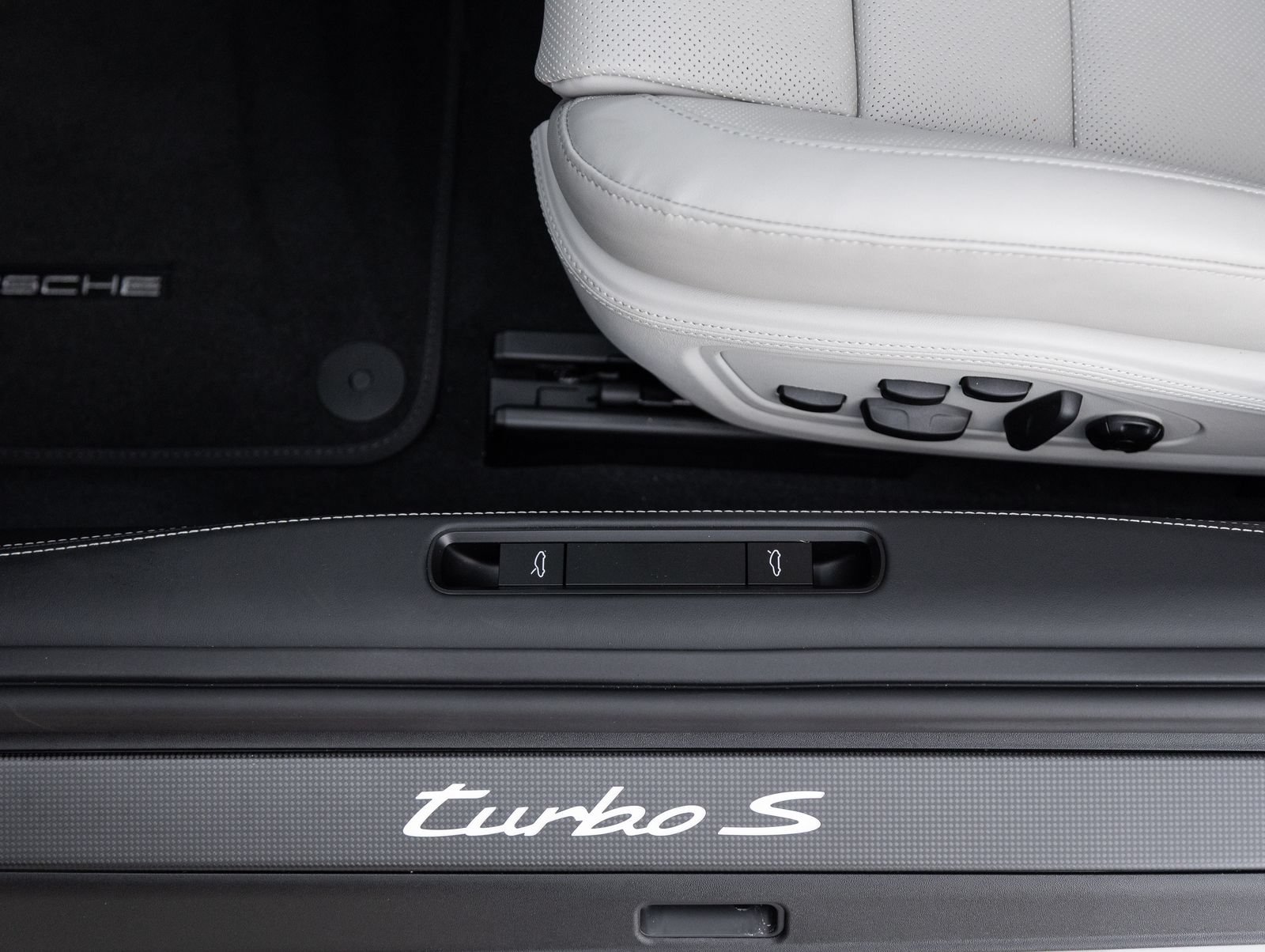 Certified 2026 Porsche 911 Turbo S AWD/4WD image 21