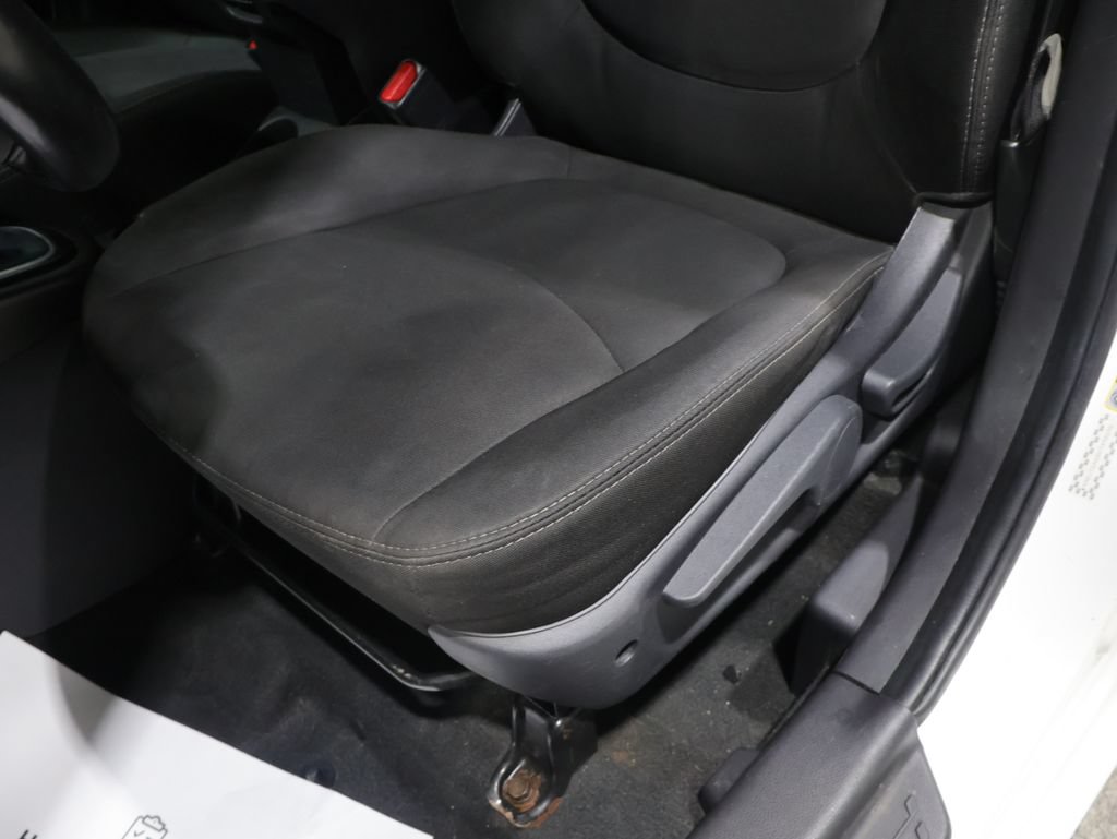 Used 2013 Kia Soul + FWD image 12