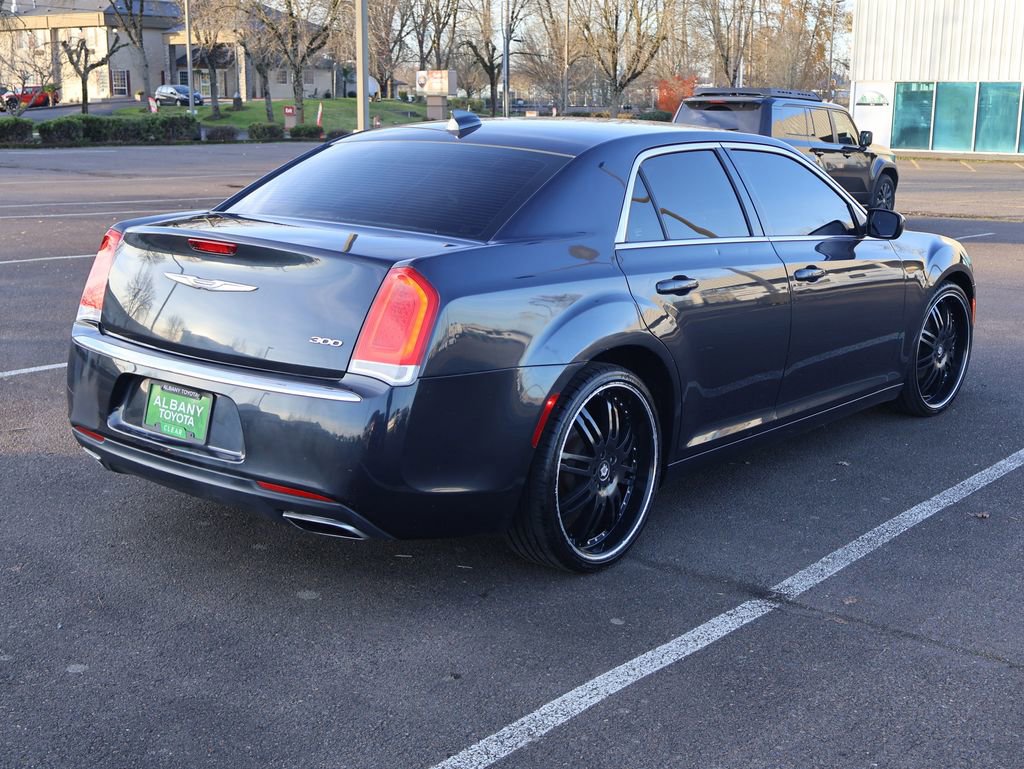 Used 2016 Chrysler 300 Limited image 7