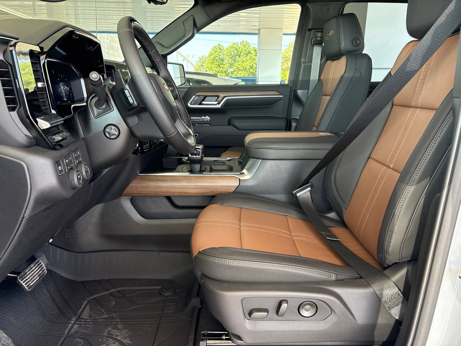New 2026 Chevrolet Silverado 1500 High Country w/ High Country Premium Package AWD/4WD image 18