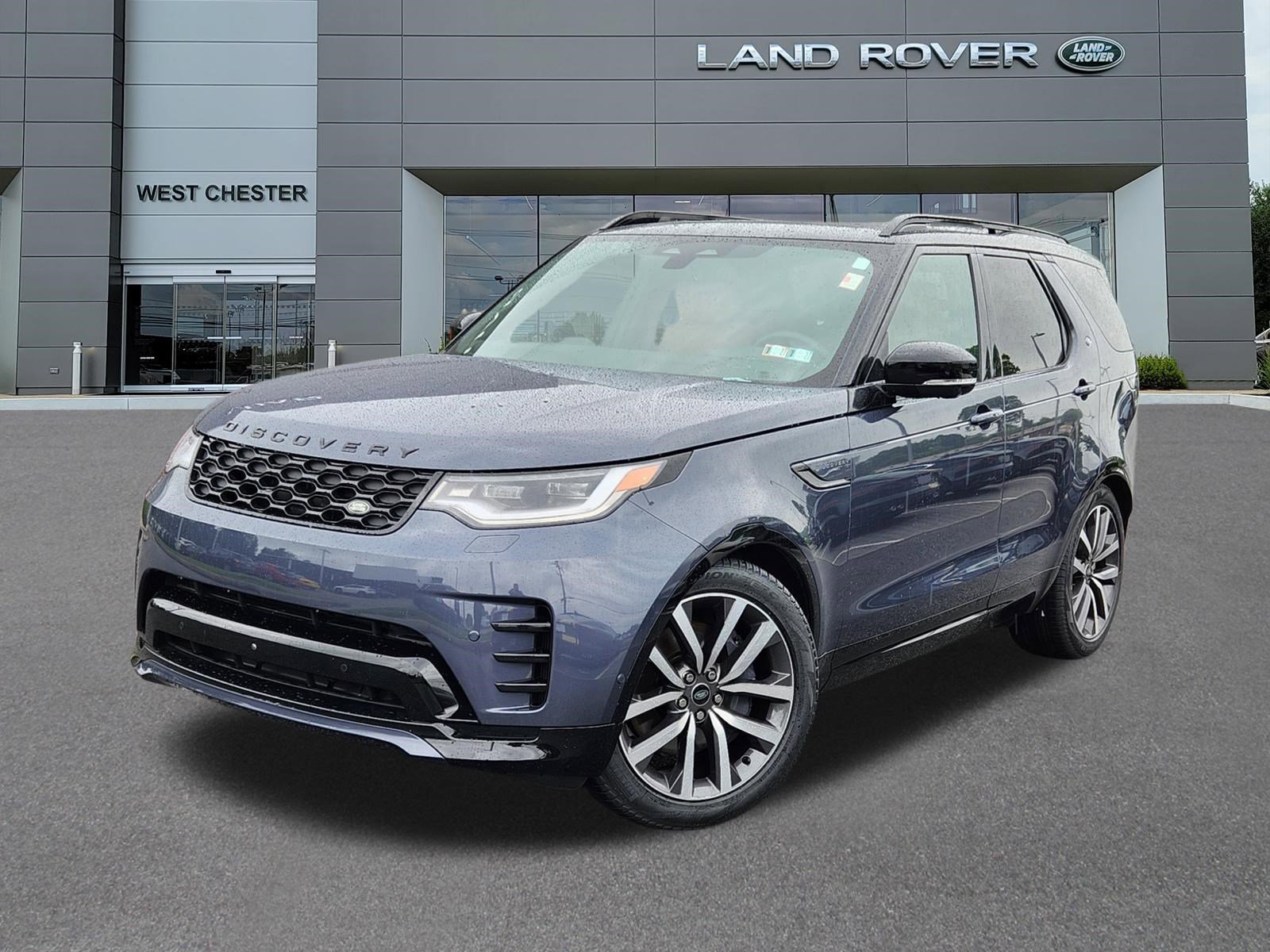Certified 2024 Land Rover Discovery Dynamic SE AWD/4WD image 1