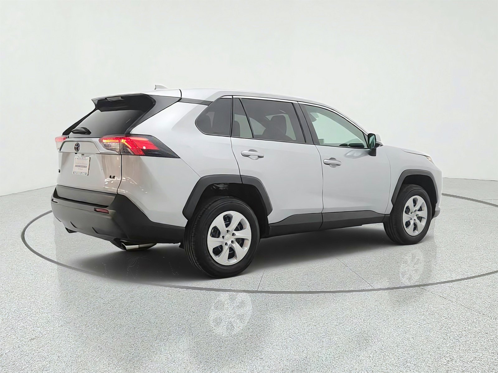 Used 2025 Toyota RAV4 LE FWD image 5