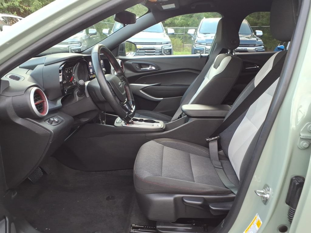Certified 2024 Chevrolet Trax RS w/ Driver Confidence Package FWD image 10