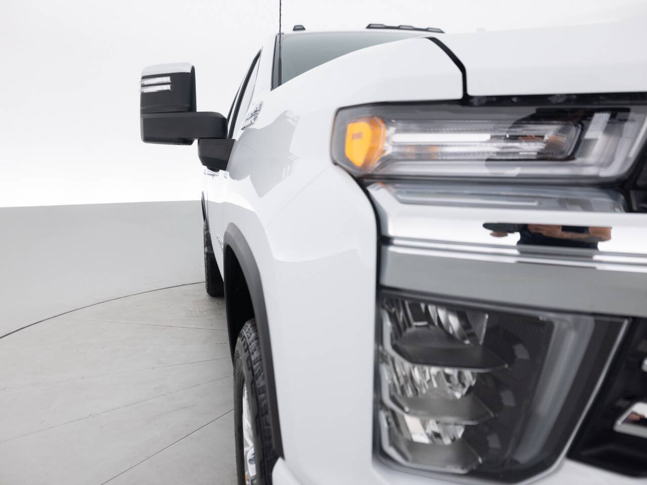 Used 2023 Chevrolet Silverado 2500 High Country w/ Z71 Off-Road Package AWD/4WD image 11