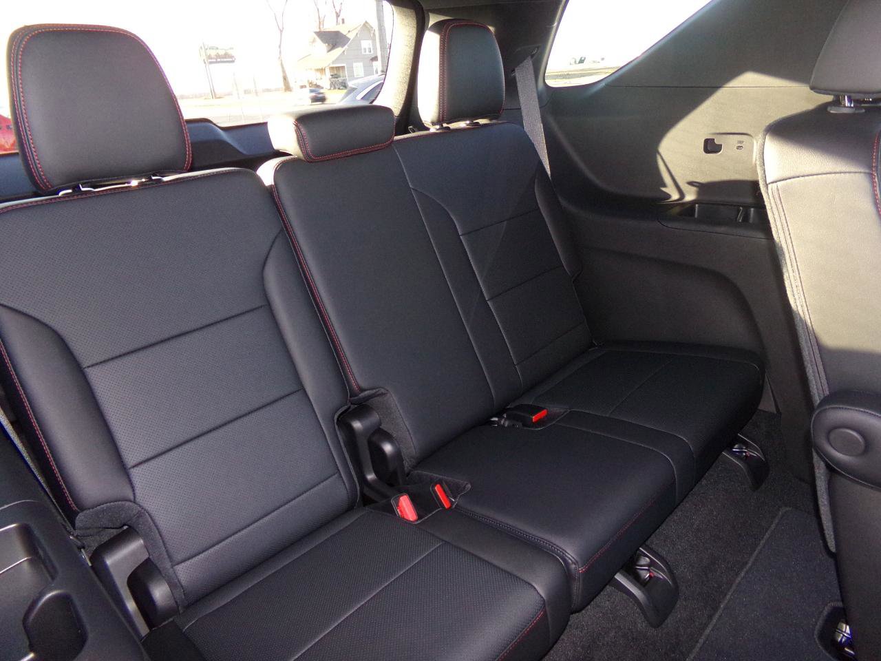 Used 2025 Chevrolet Traverse Z71 image 30